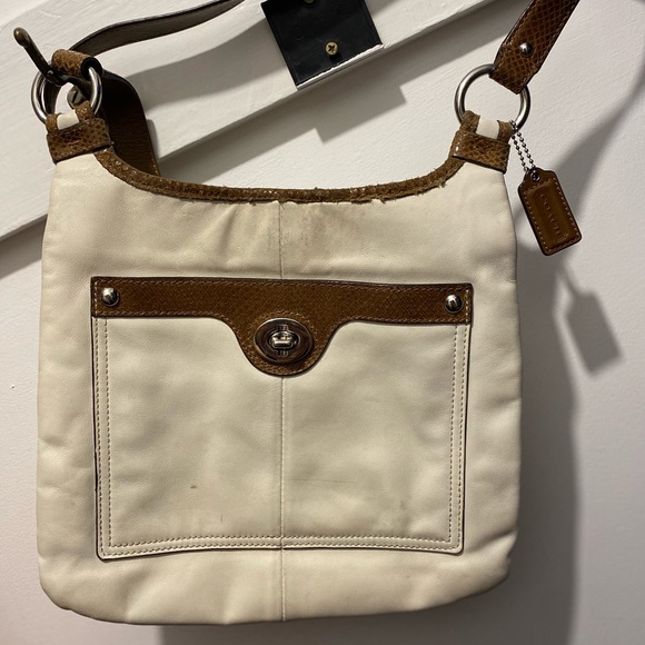 Crossbody coach bag